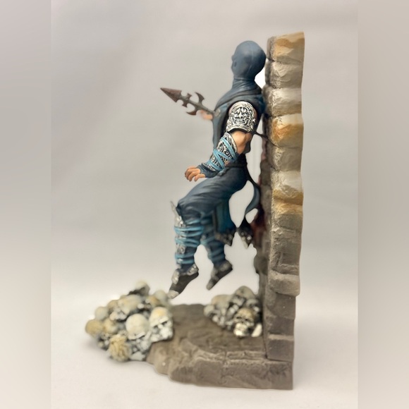 Mortal Kombat 9 Kollector's Edition Scorpion Sub-Zero Bookends Statue - Picture 7 of 12